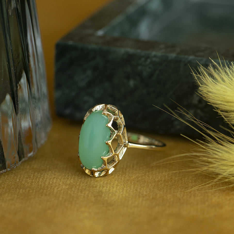 14 kt vintage gold ring with chrysoprase