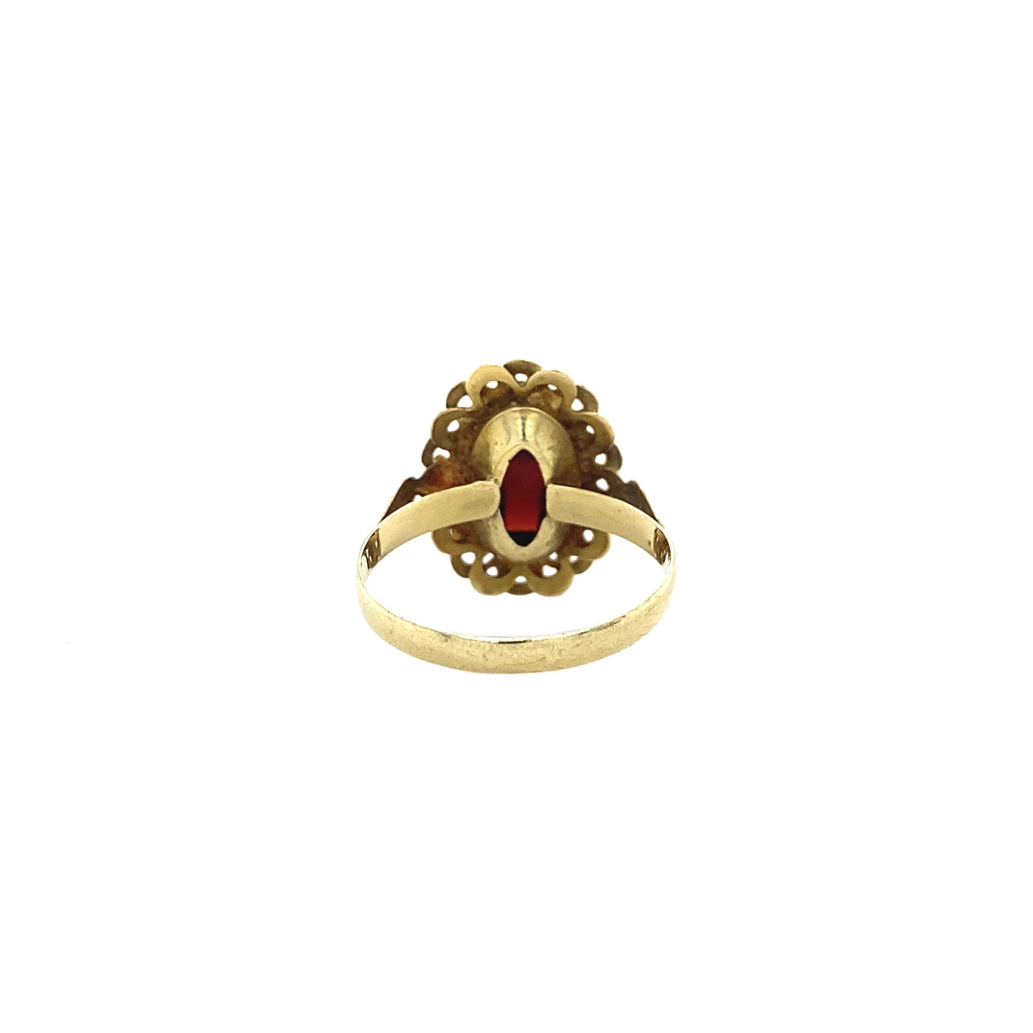 14 kt gold ring with garnet