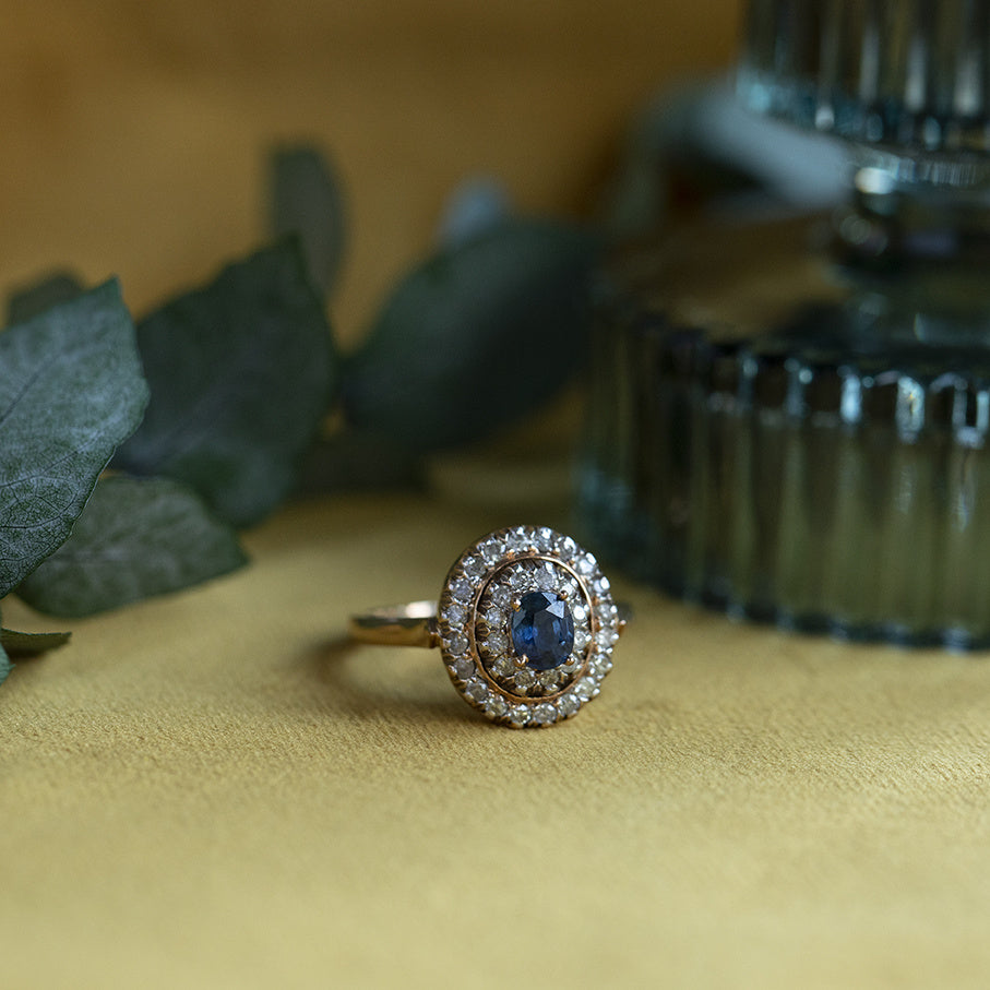 18 kt gold ring with sapphire and diamond