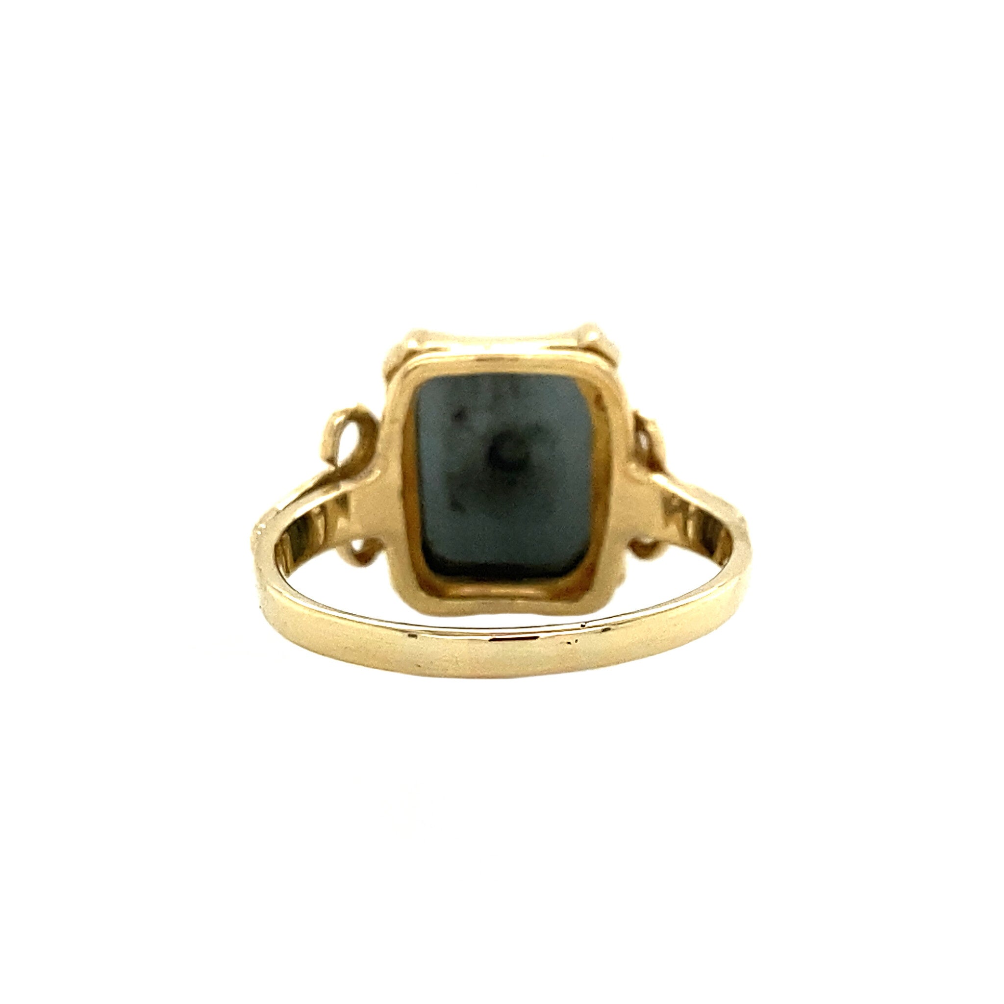 14 kt gold ring with hematite