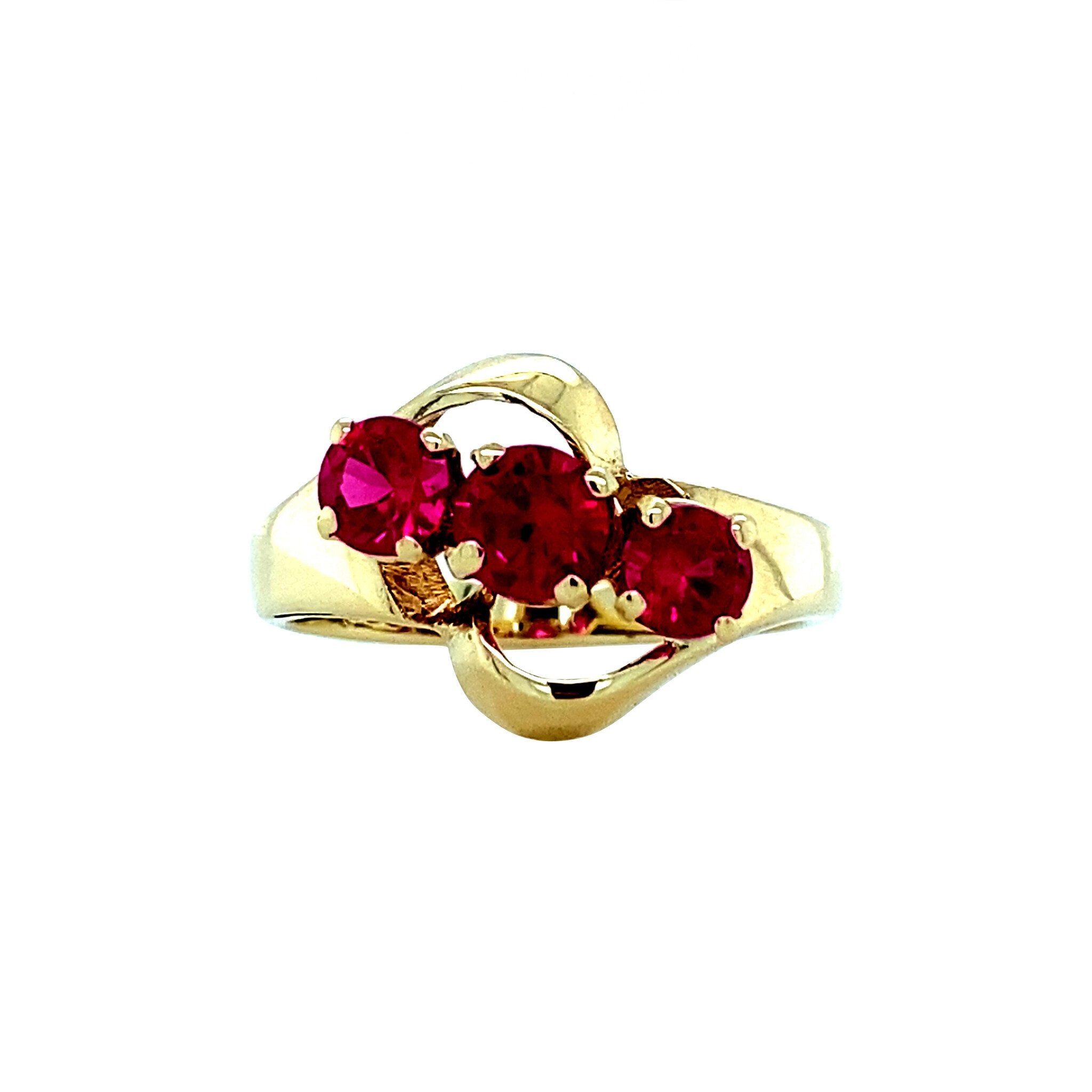 14 kt gold ring with ruby