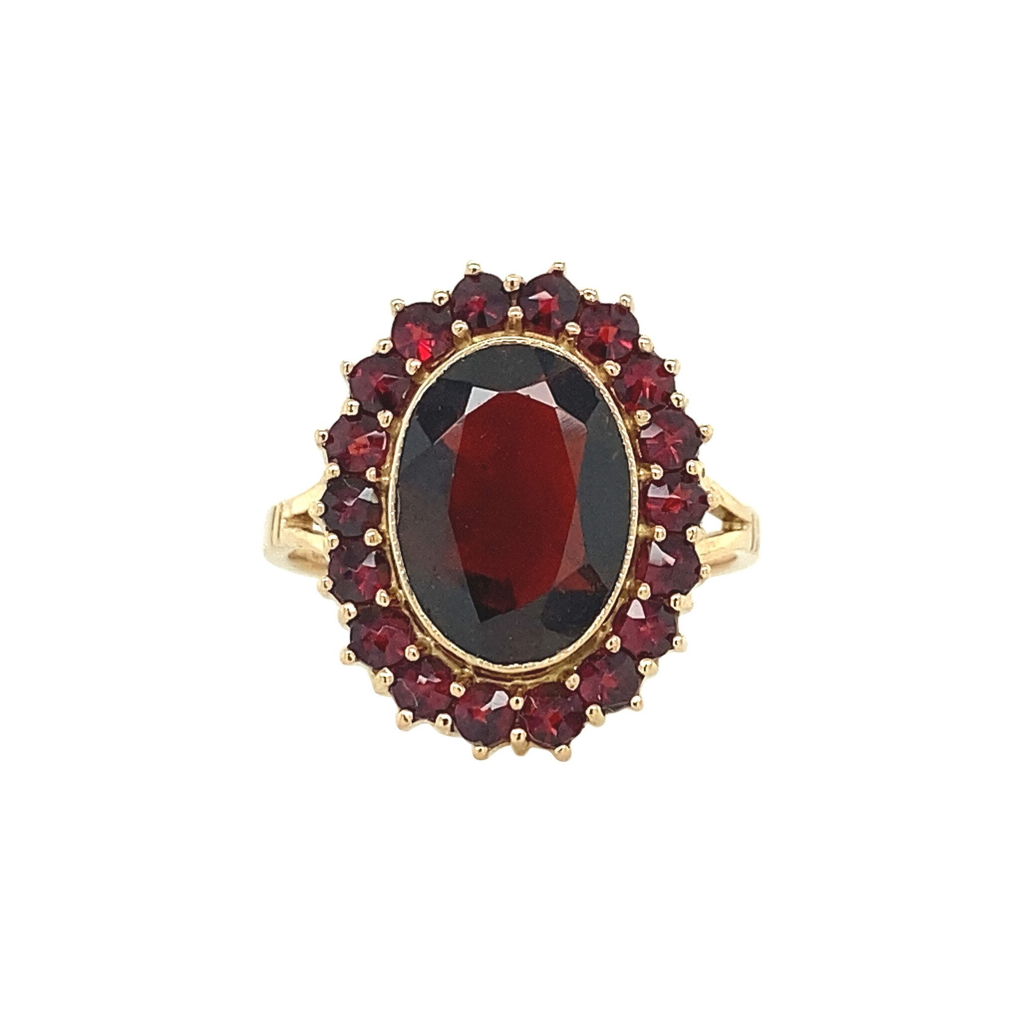 Gouden entourage ring met granaat 14 krt