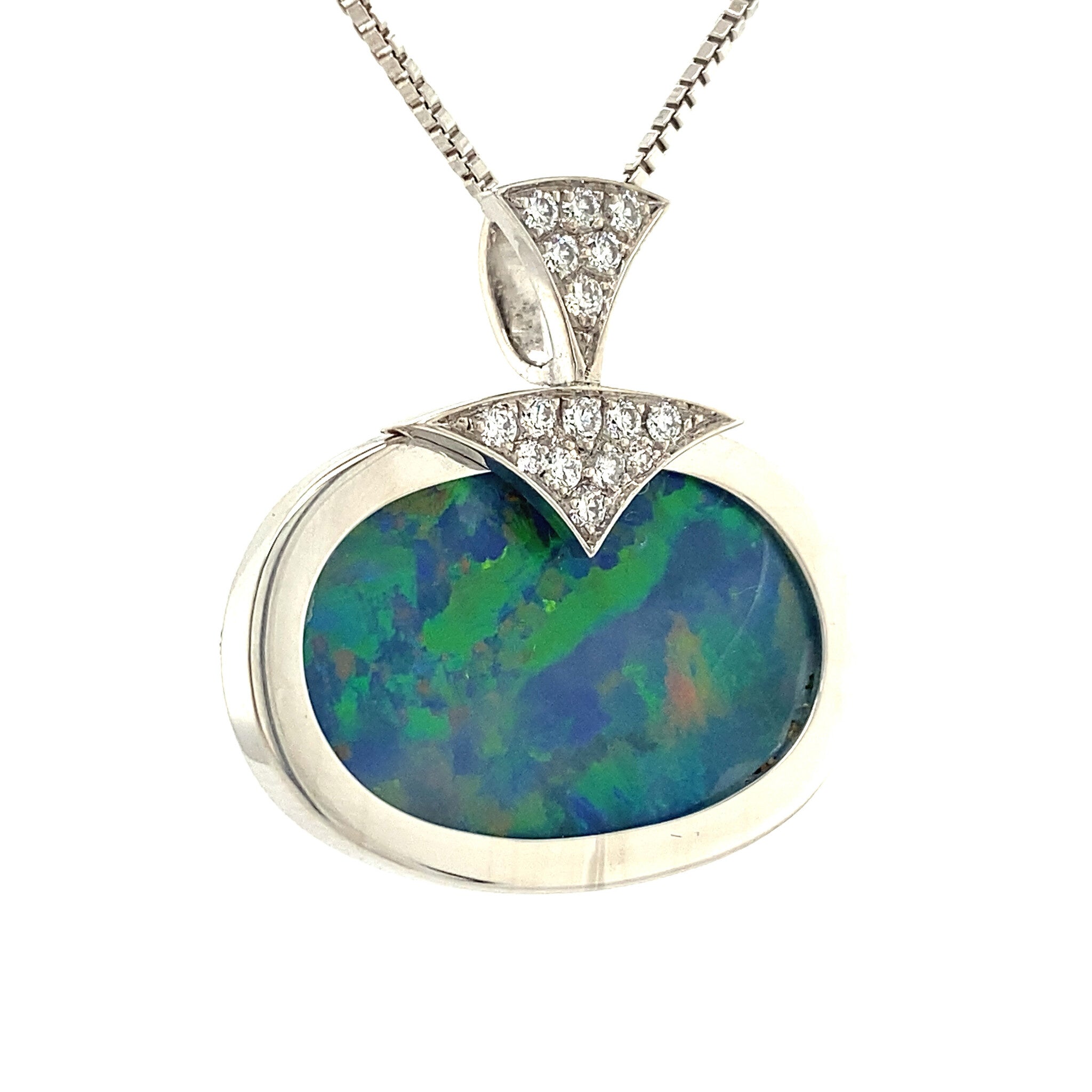 Witgouden hanger met opaal doublet en diamant 18 krt