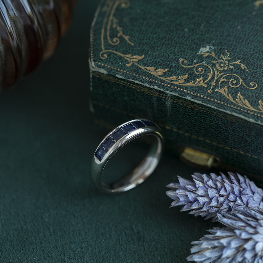 Vintage white gold ring with sapphire, 14 kt