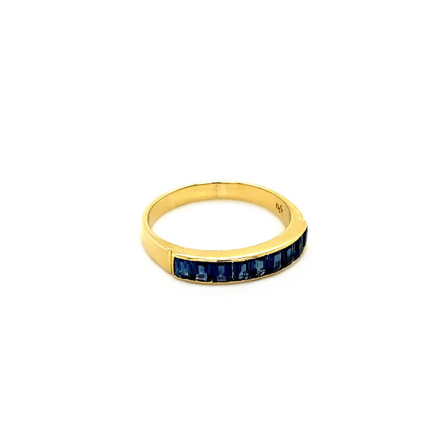 18 kt gold ring with sapphire
