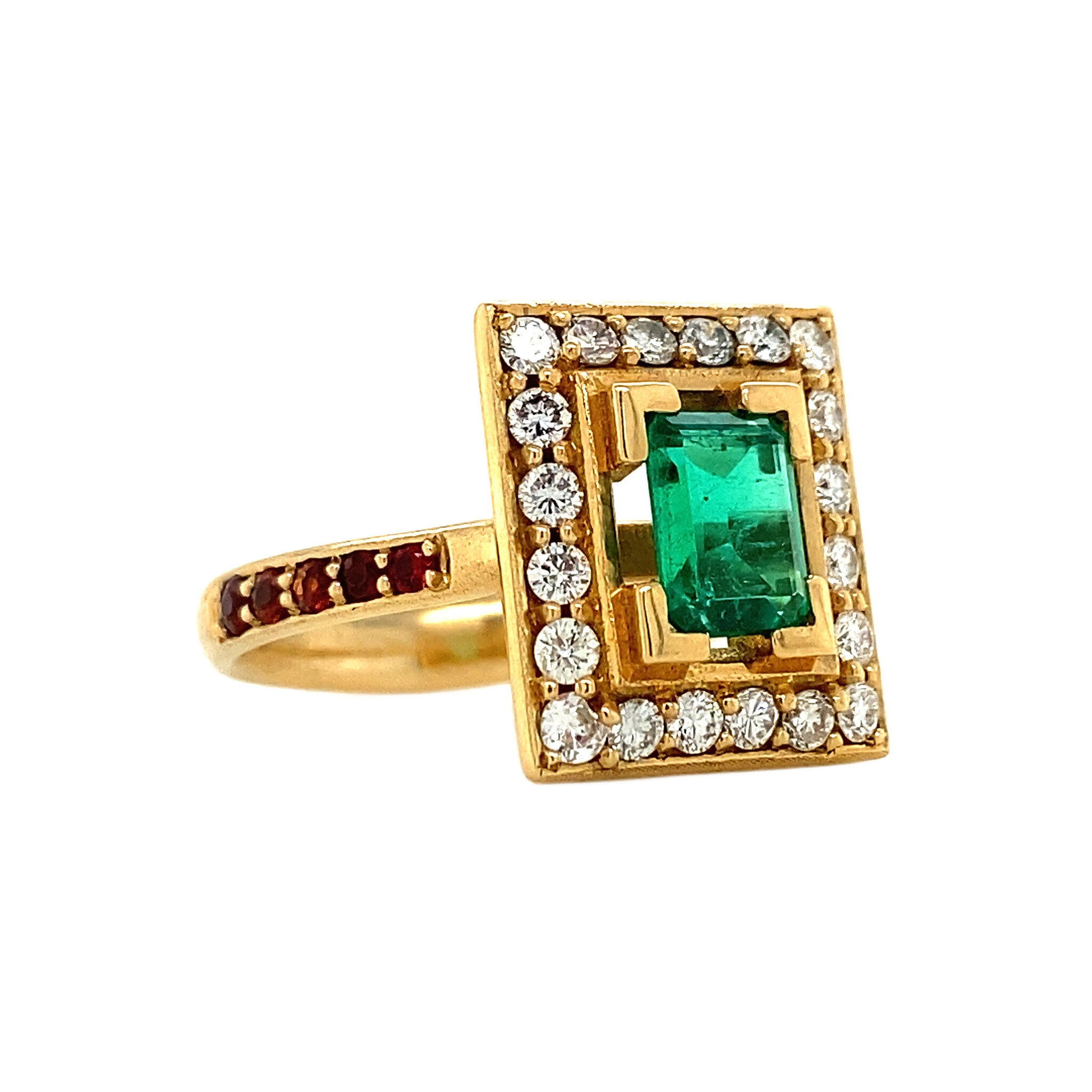 Gold ring with emerald, garnet and diamond 18 krt