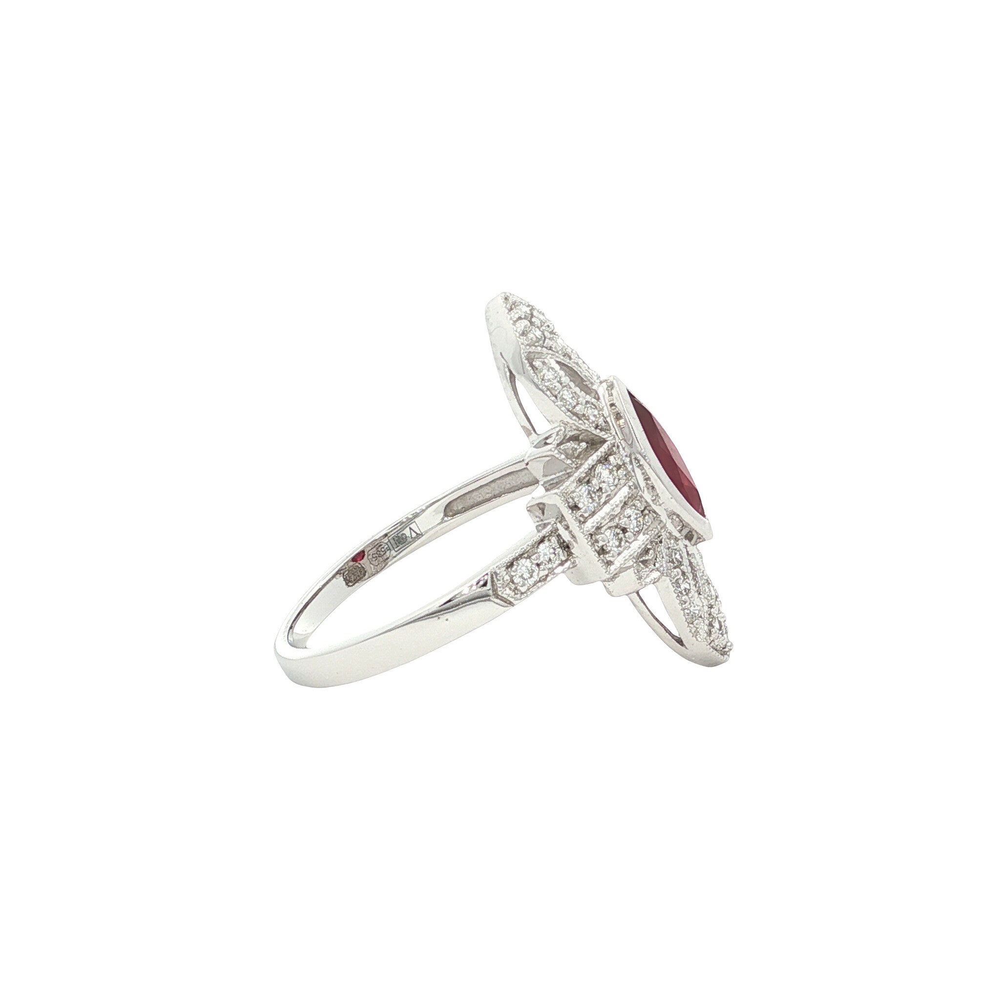 14 kt gold ring with ruby and diamond
