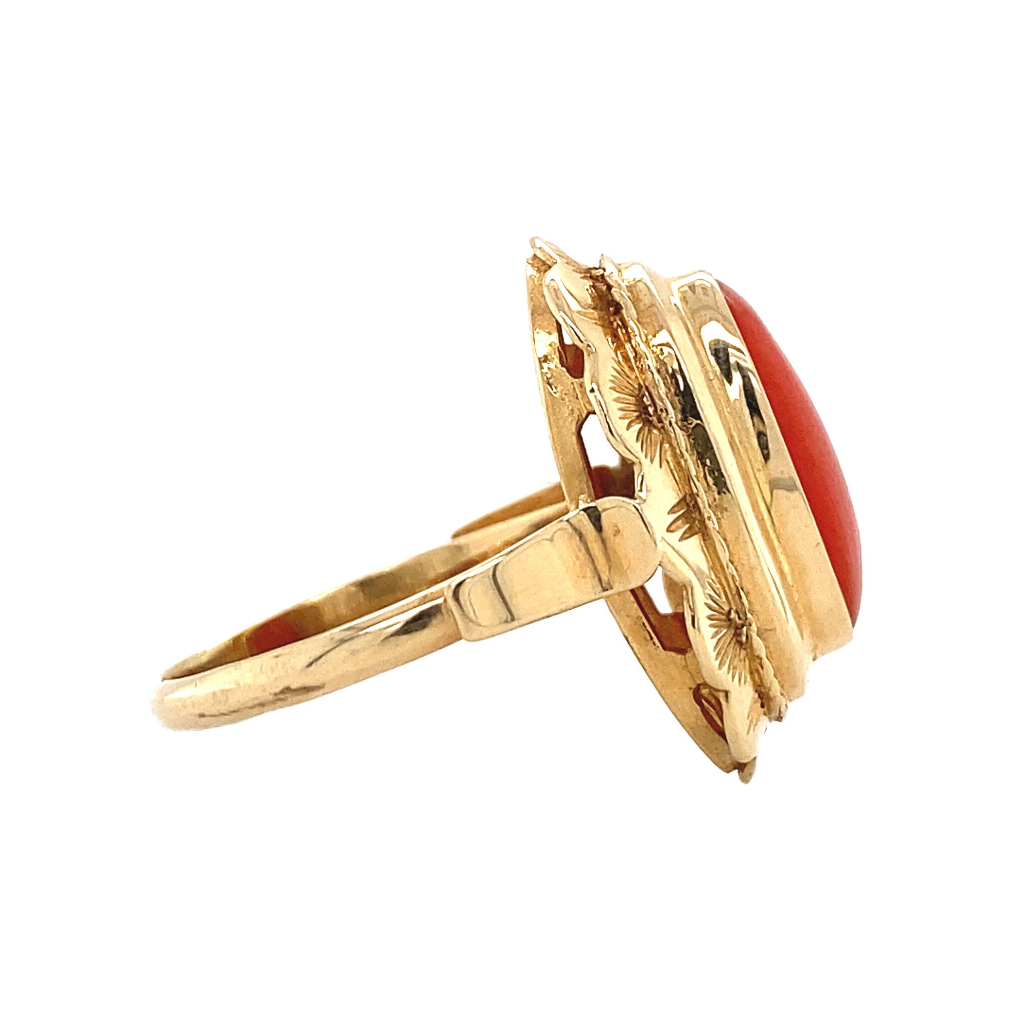 14 kt gold ring with blood coral