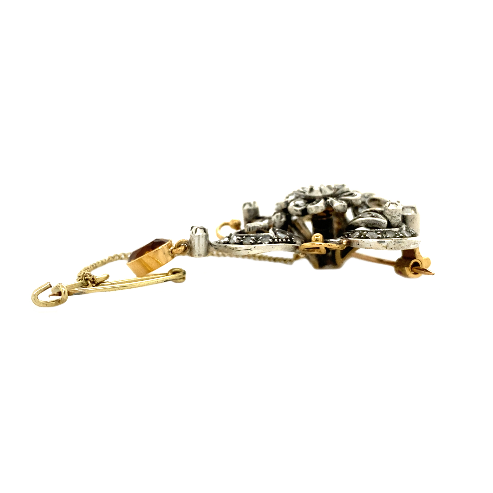 Gold brooch with rose-cut diamond set in silver, 14 kt/925