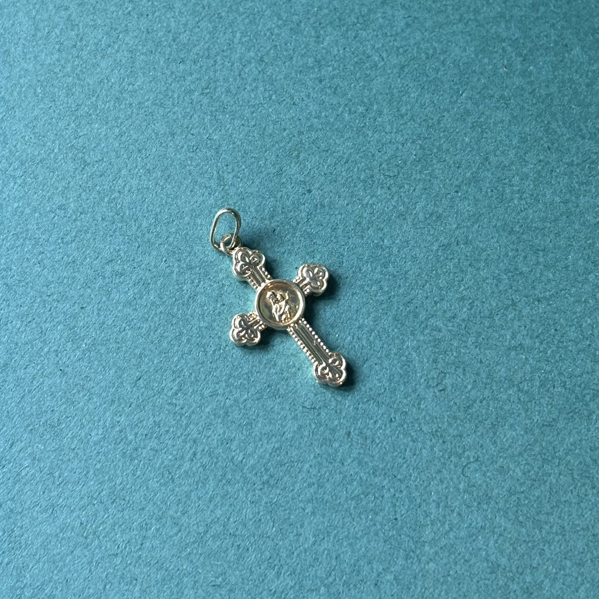 14 kt vintage gold cross pendant