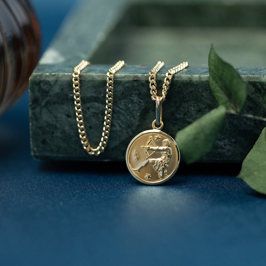 Gouden cupido hanger 18 krt