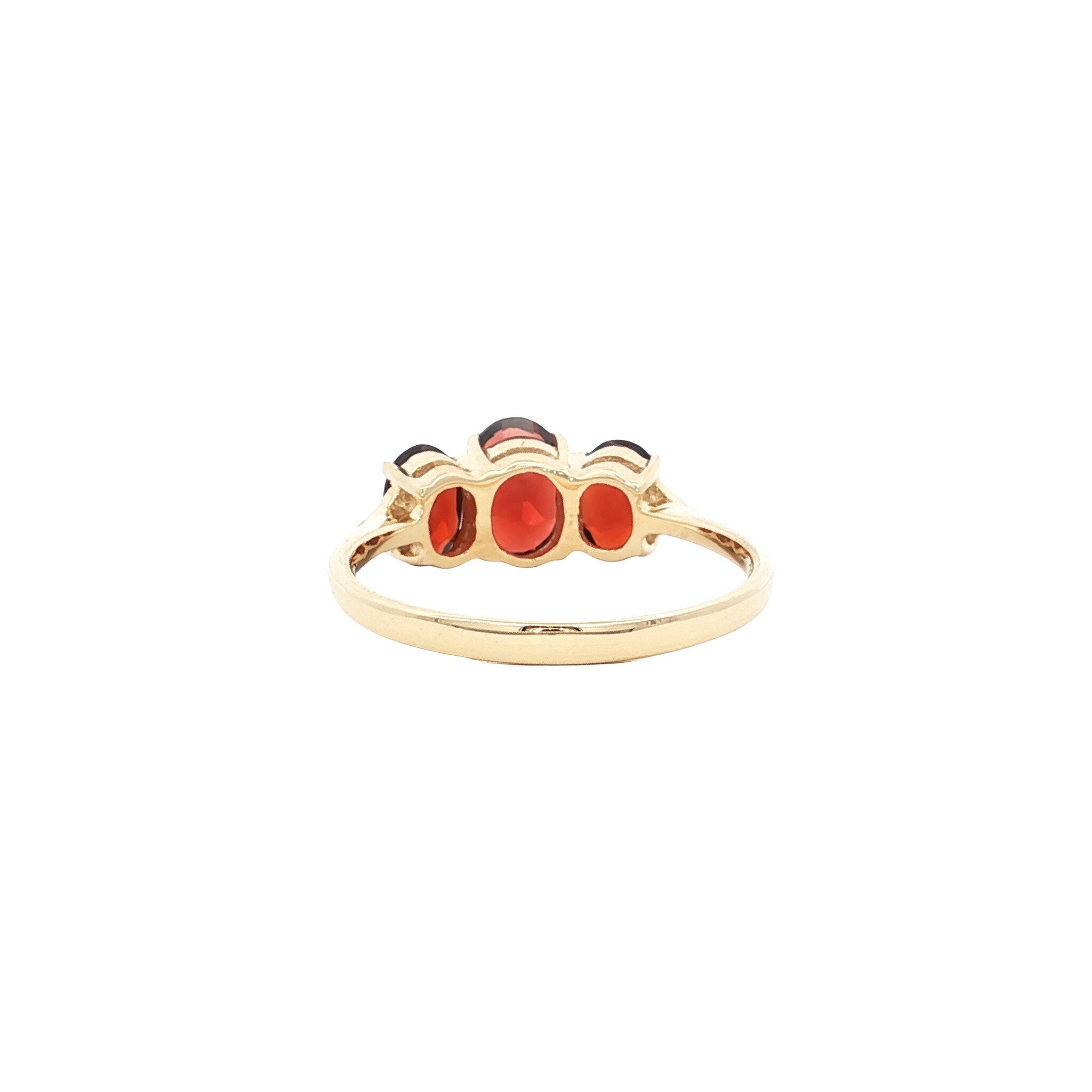 Garnet ring, 9 kt