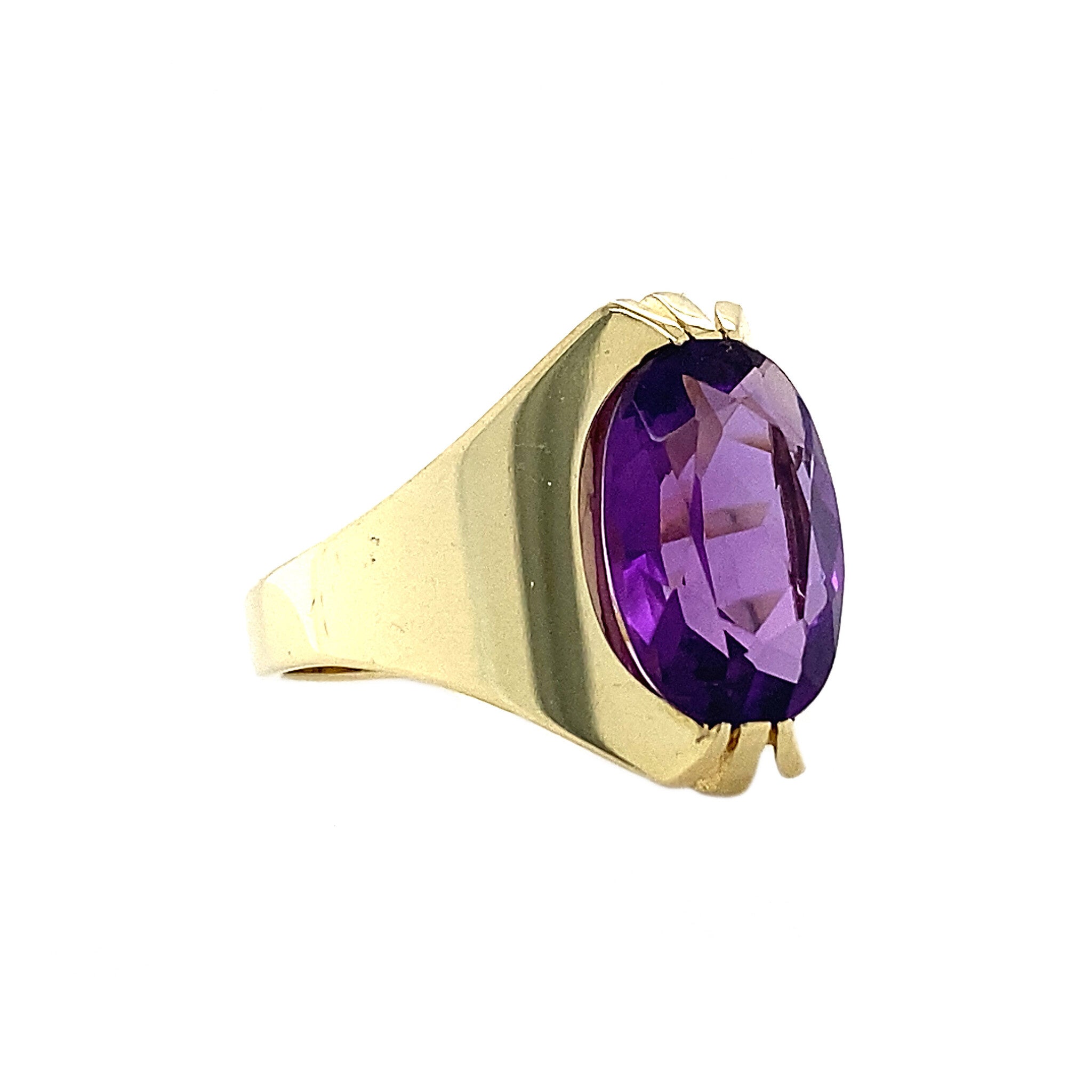 14 kt gold ring with amethyst