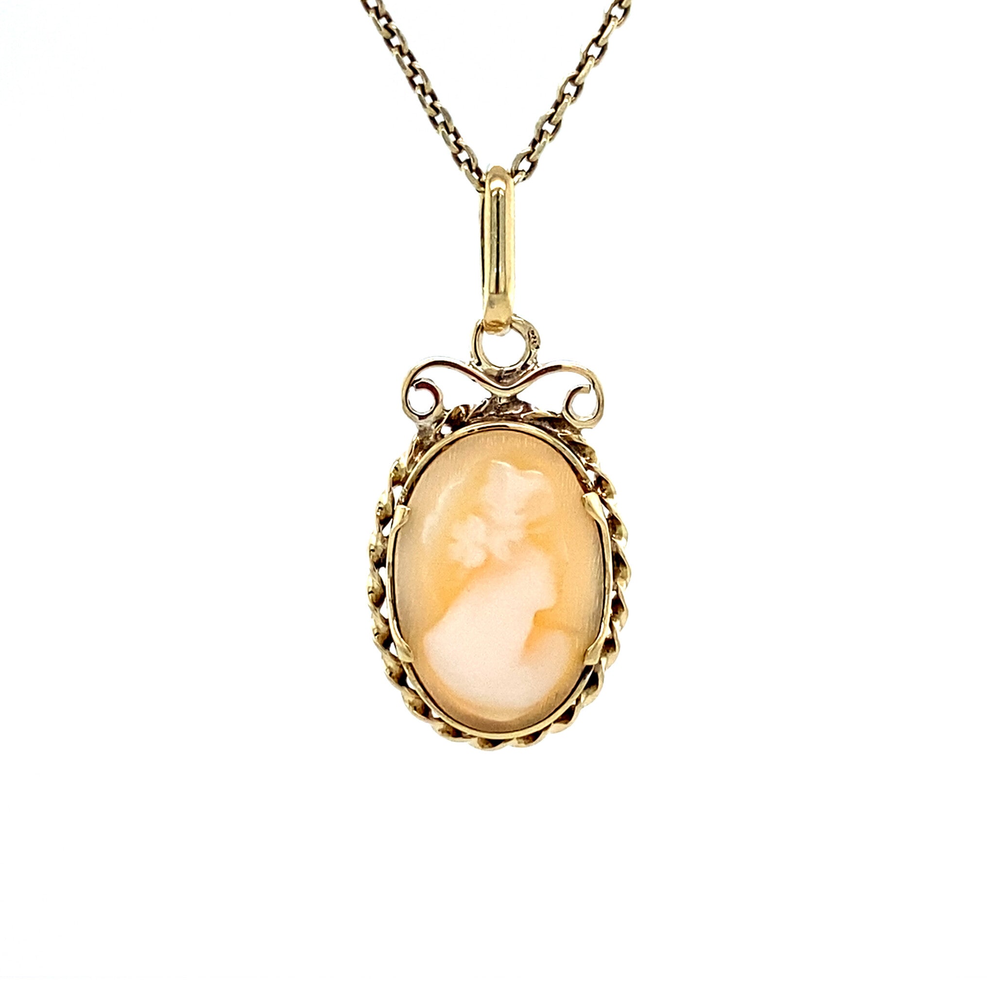 14 kt gold vintage pendant with cameo