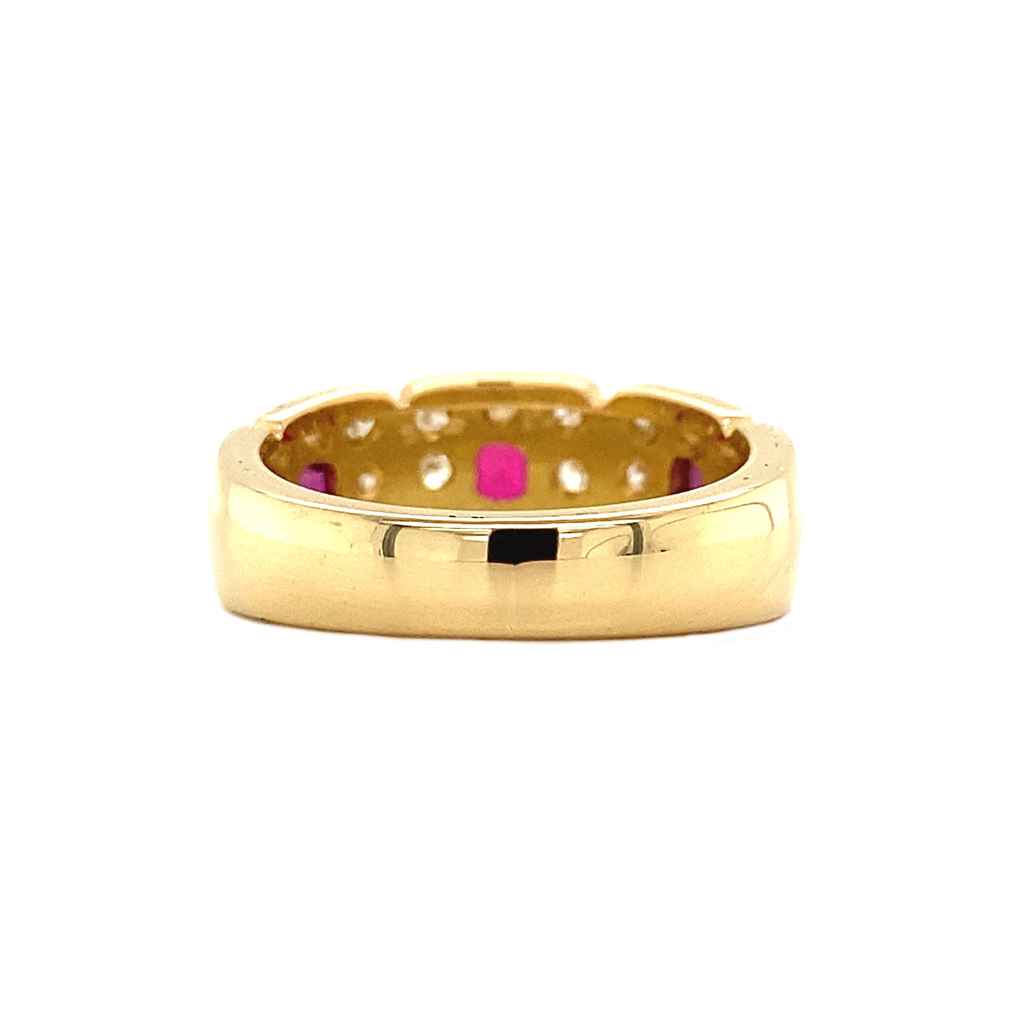 18 kt gold ring with ruby and diamond