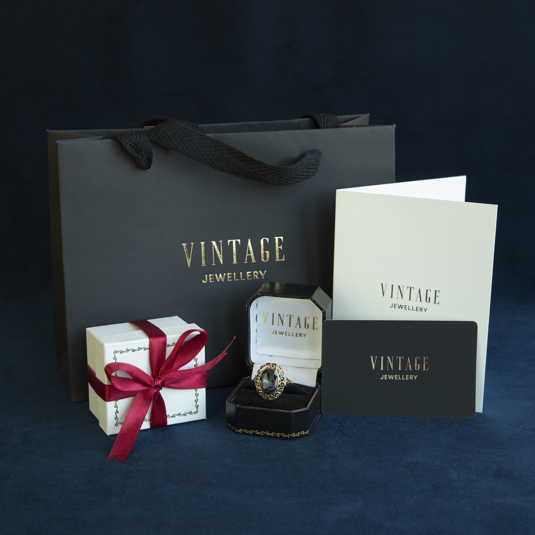 Gouden vintage rijring met saffier en diamant 14 kt