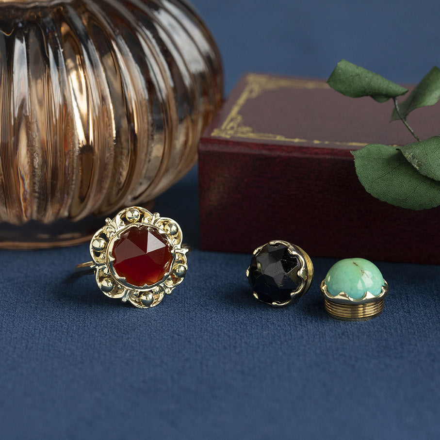 Vintage ring met carneool, granaat en turkoois 8 krt