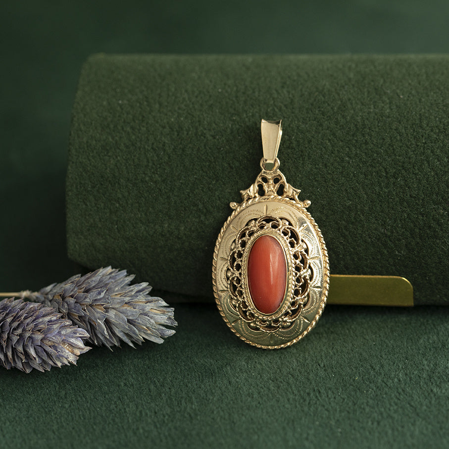 Gold vintage pendant with red coral 14 kt