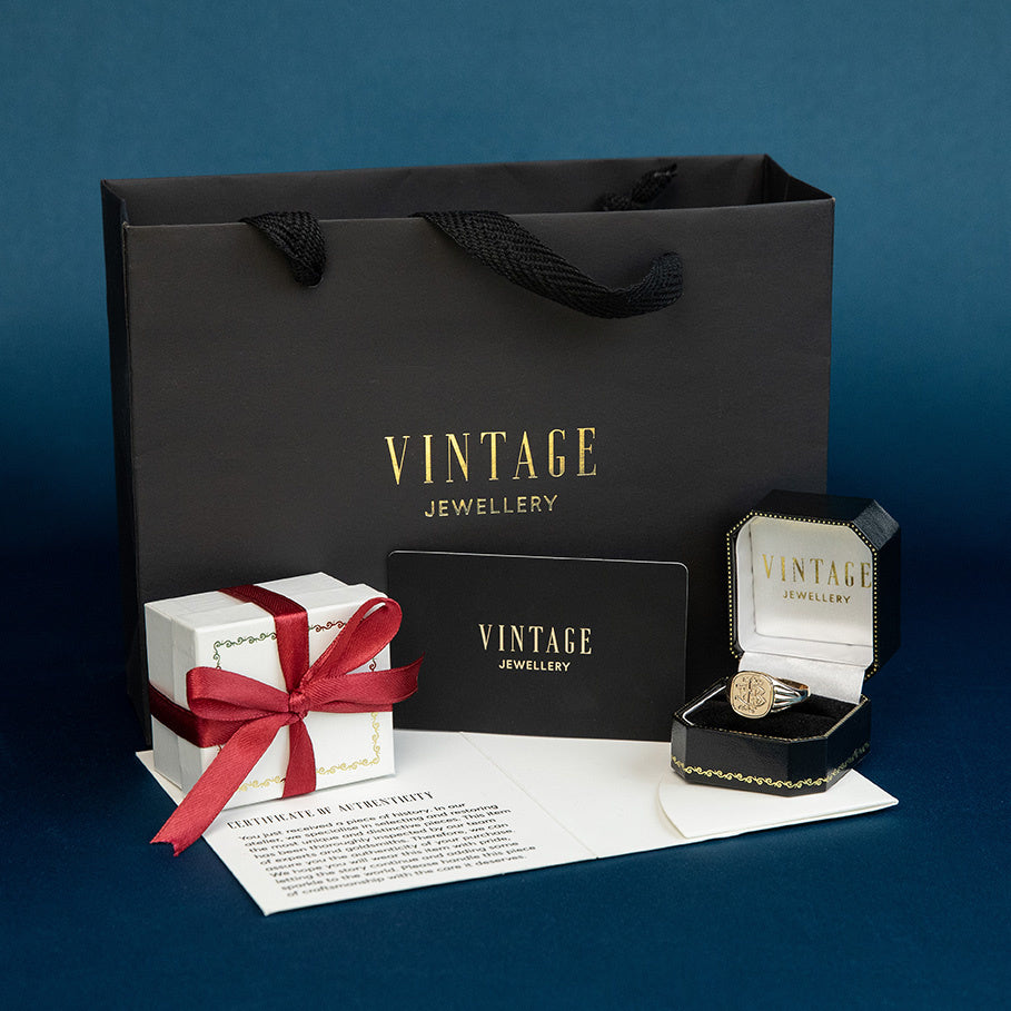 Gouden vintage zegelring met gravure 14 kt
