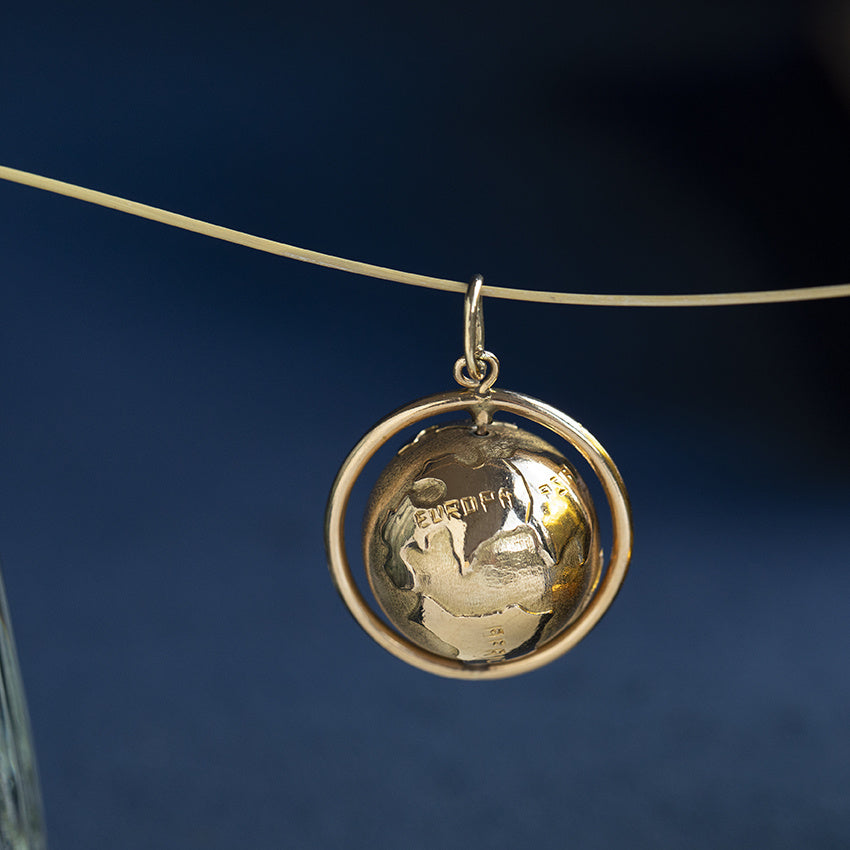 14 kt vintage gold globe pendant