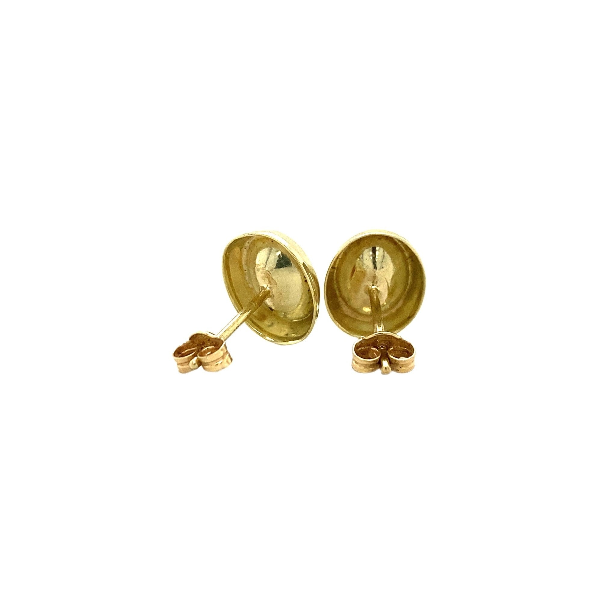 14 kt gold stud earrings with cameo