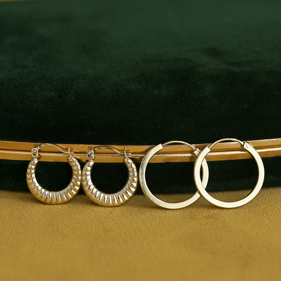 Fantasie vintage earrings 9 ct