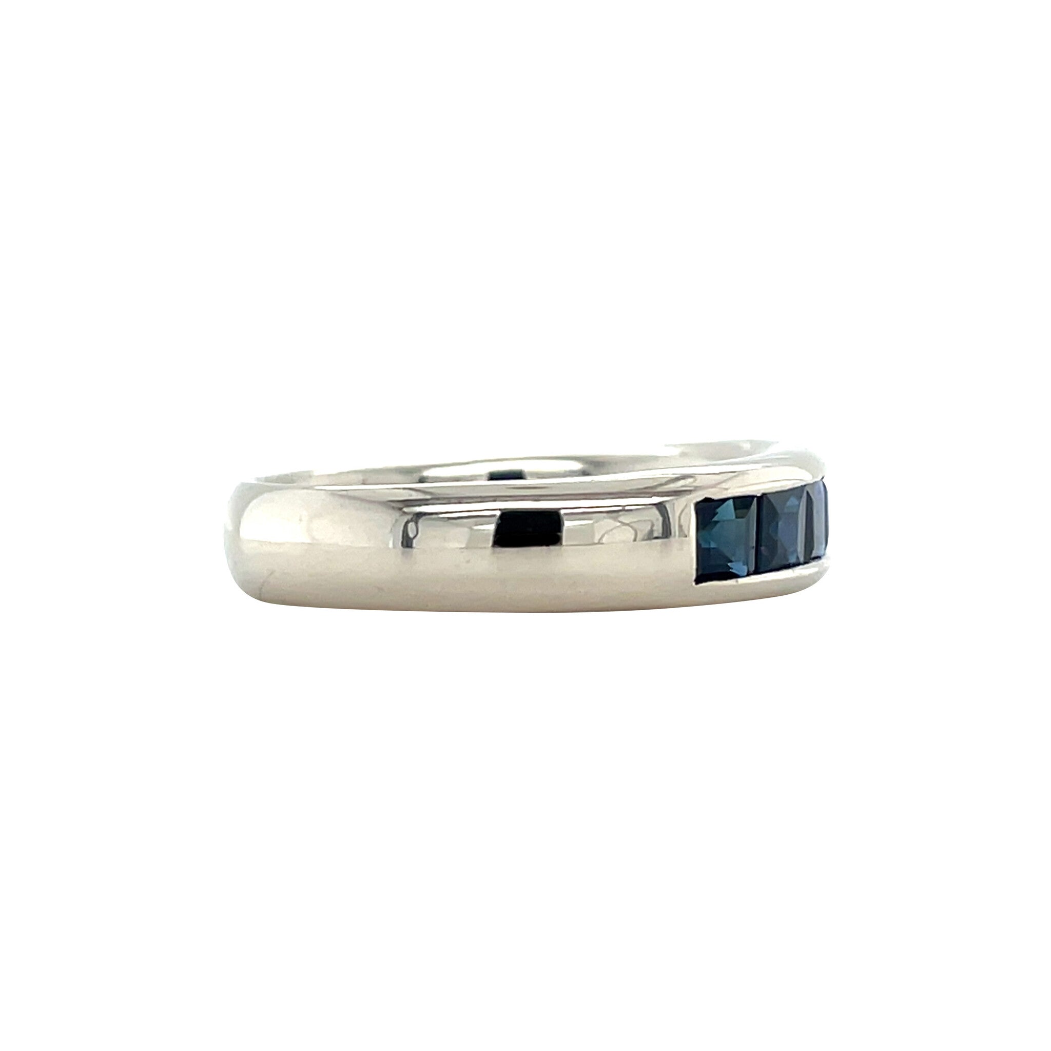 Vintage white gold ring with sapphire, 14 kt