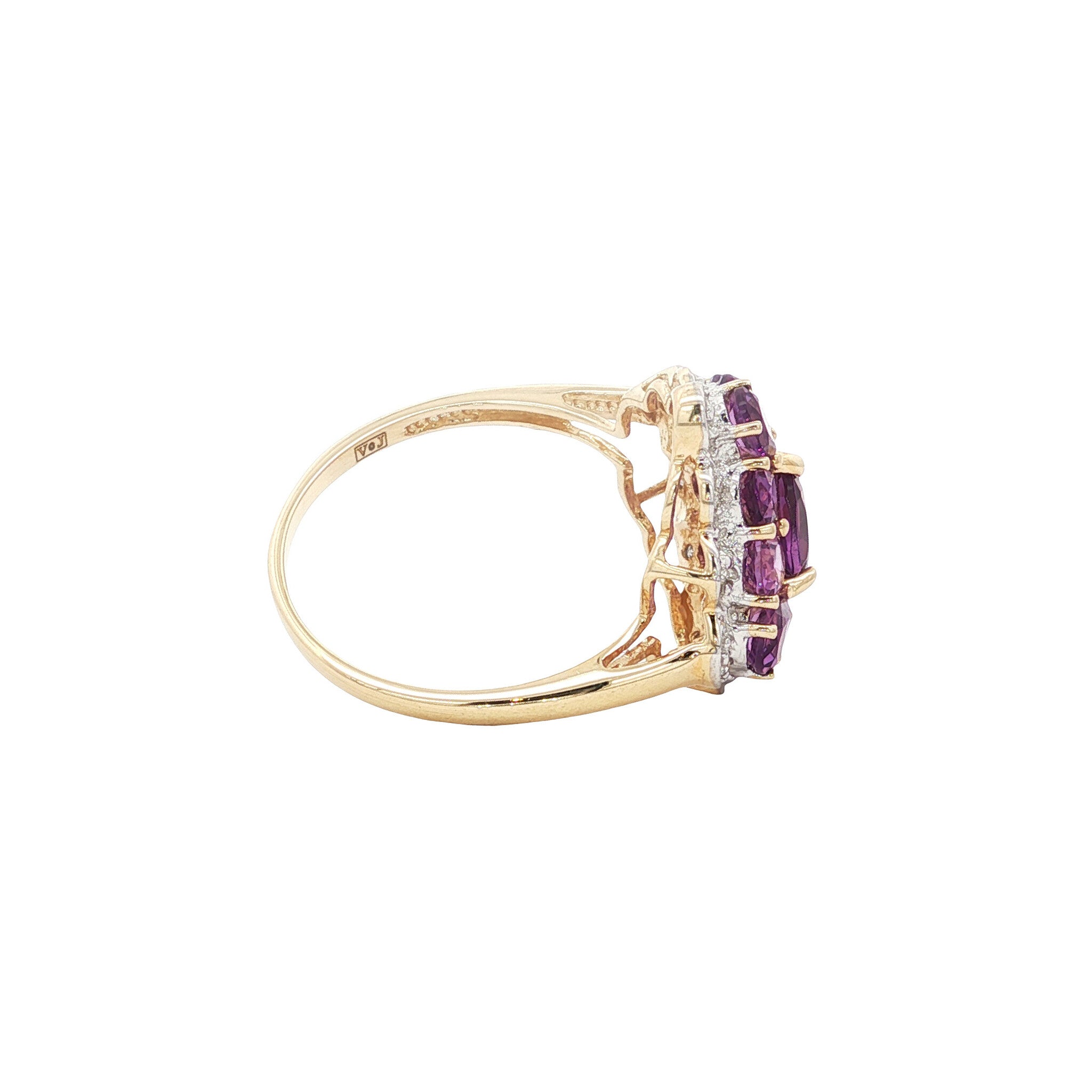 Ring with amethyst and diamond, 9 kt