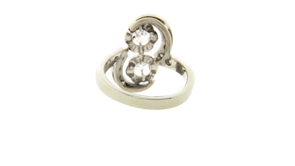 14 kt white gold diamond ring