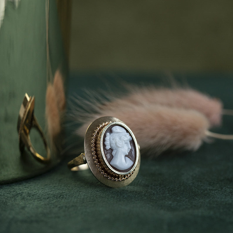 Gouden ring met camee 14 krt