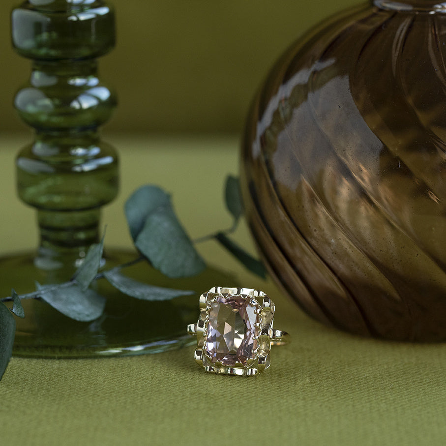 Queen's ring 14 krt - Peach Moonstone