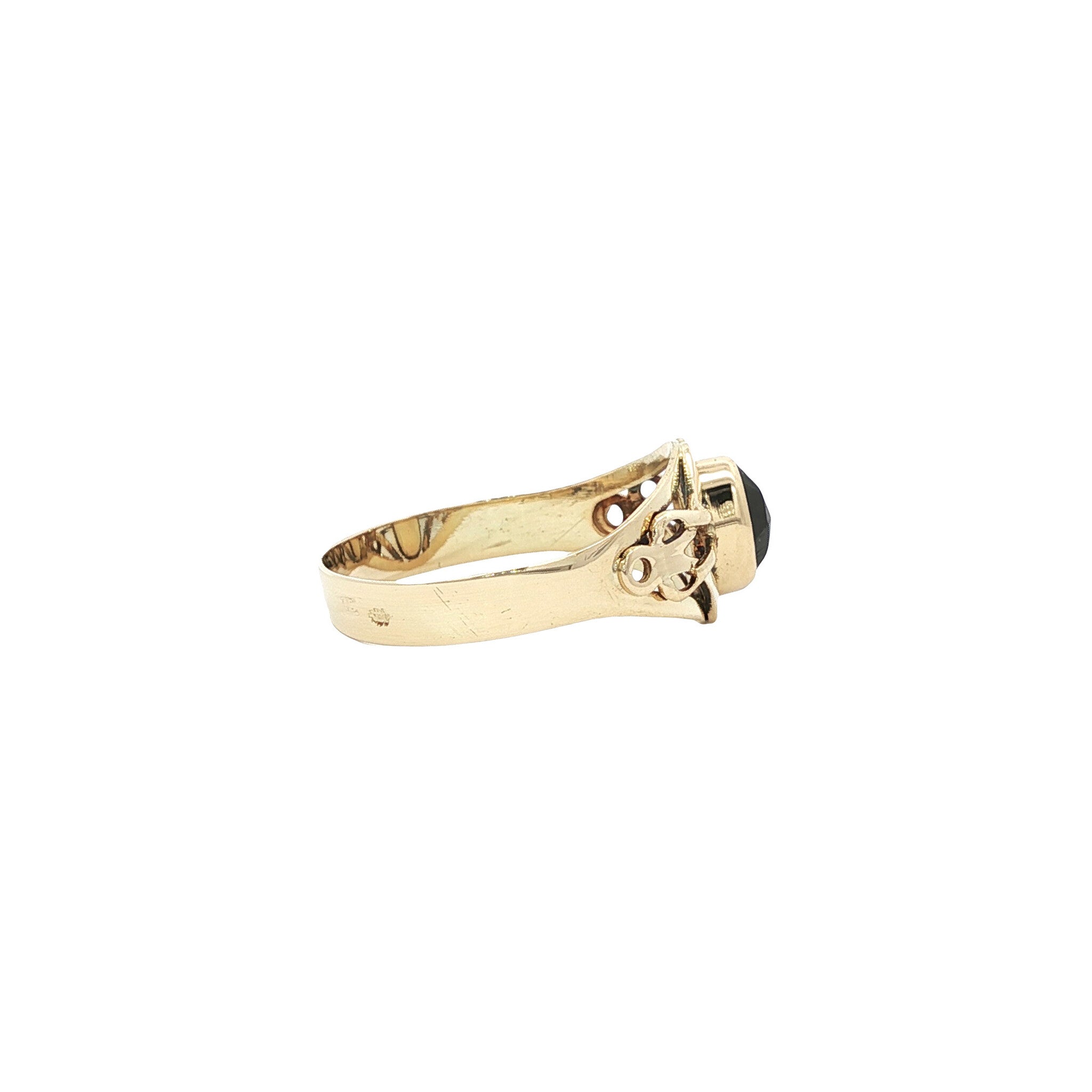 Gouden vintage ring met granaat 14 kt