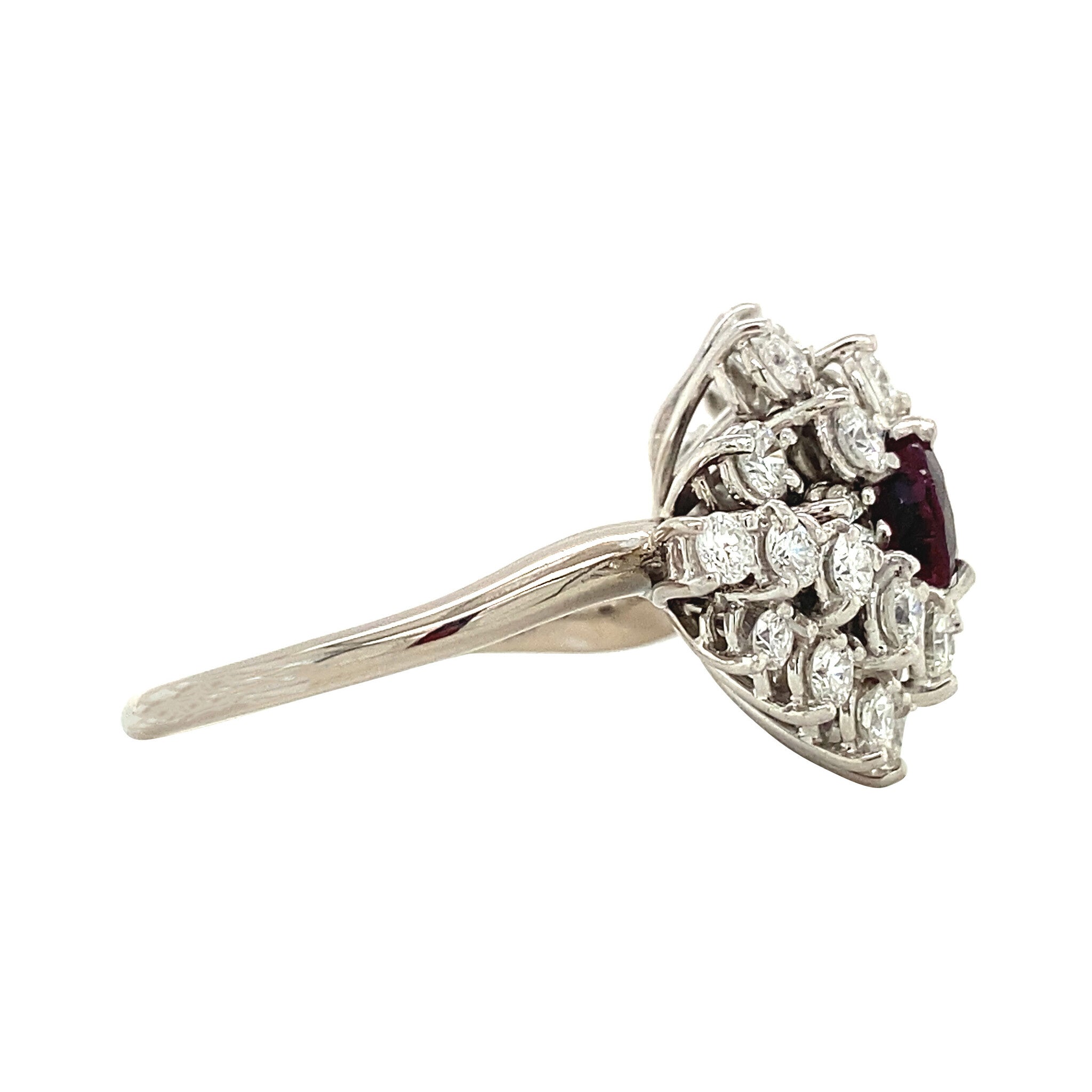 14 kt white gold ring with natural ruby and diamond