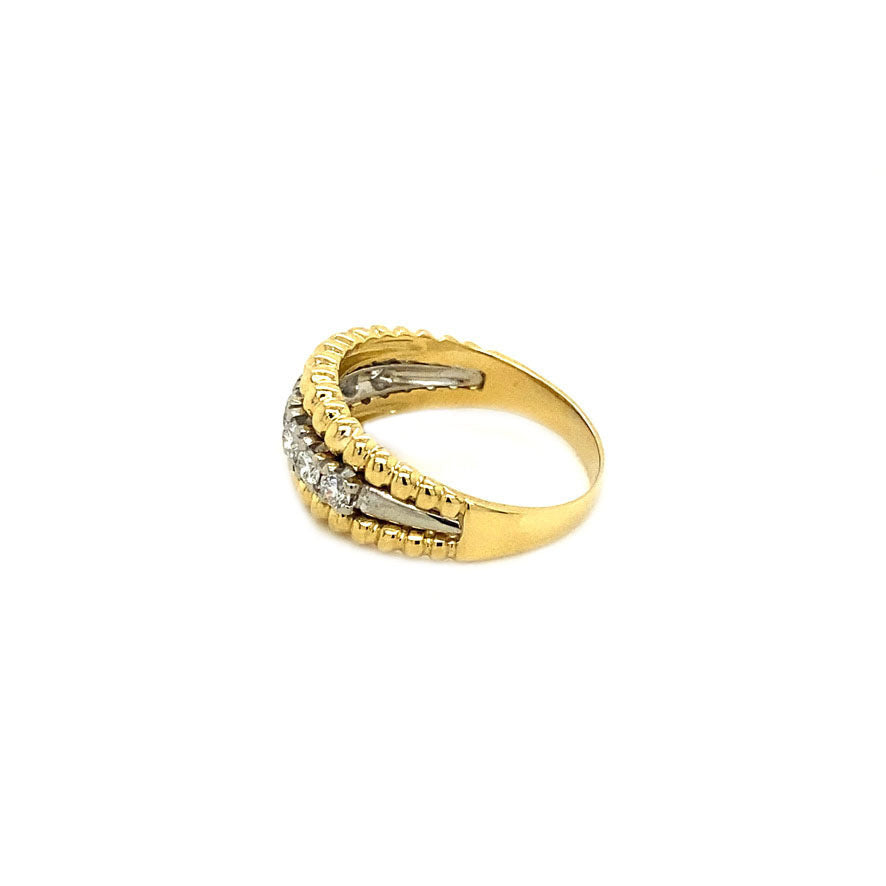 18 kt gold ring with diamond