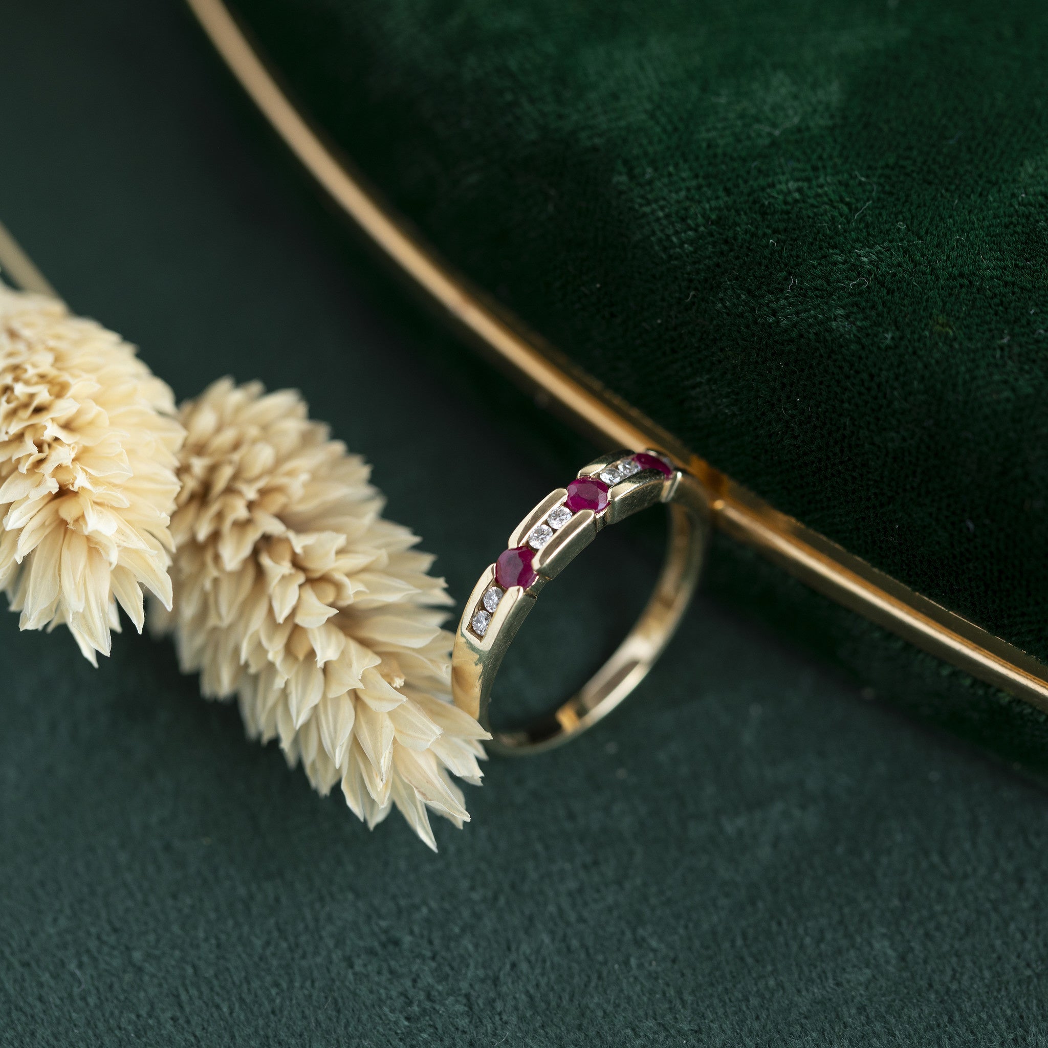 Gold ring with ruby and diamond 14 kt
