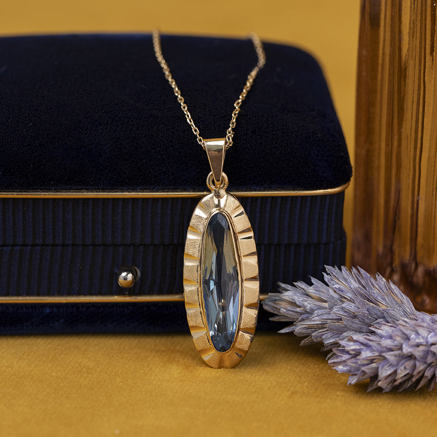 Gouden vintage hanger met spinel 14 kt