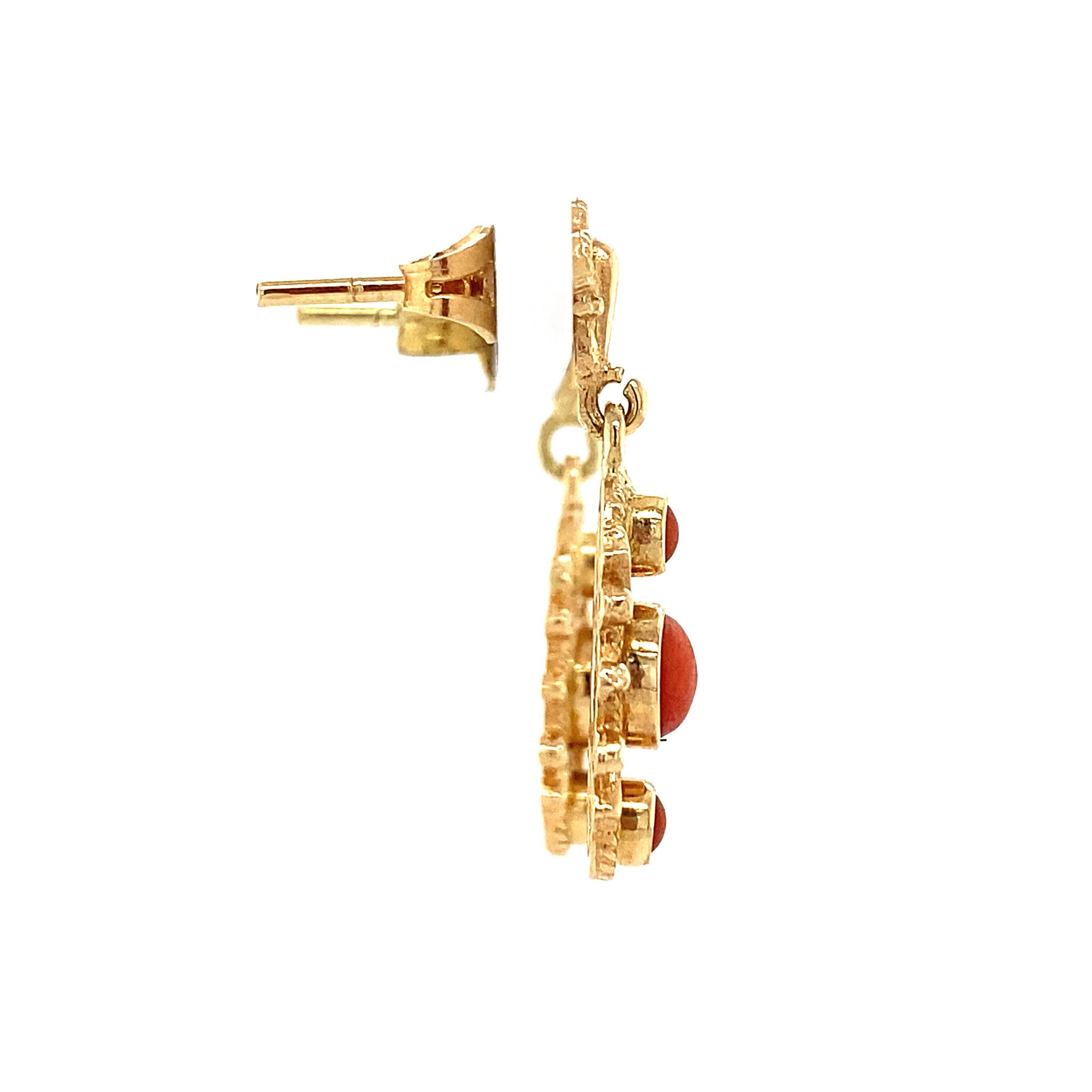 Gouden oorhangers met bloedkoraal 14 krt