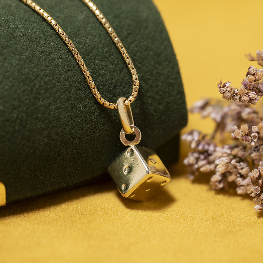 Gouden vintage dobbelsteen hanger 14 kt