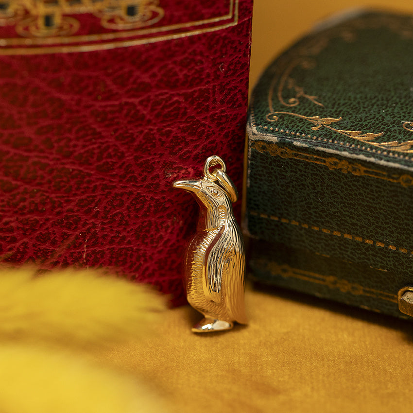 Vintage gold penguin pendant, 14 kt