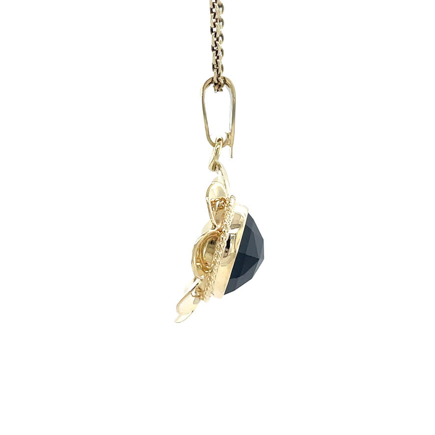 Gouden vintage hanger met granaat 14 krt