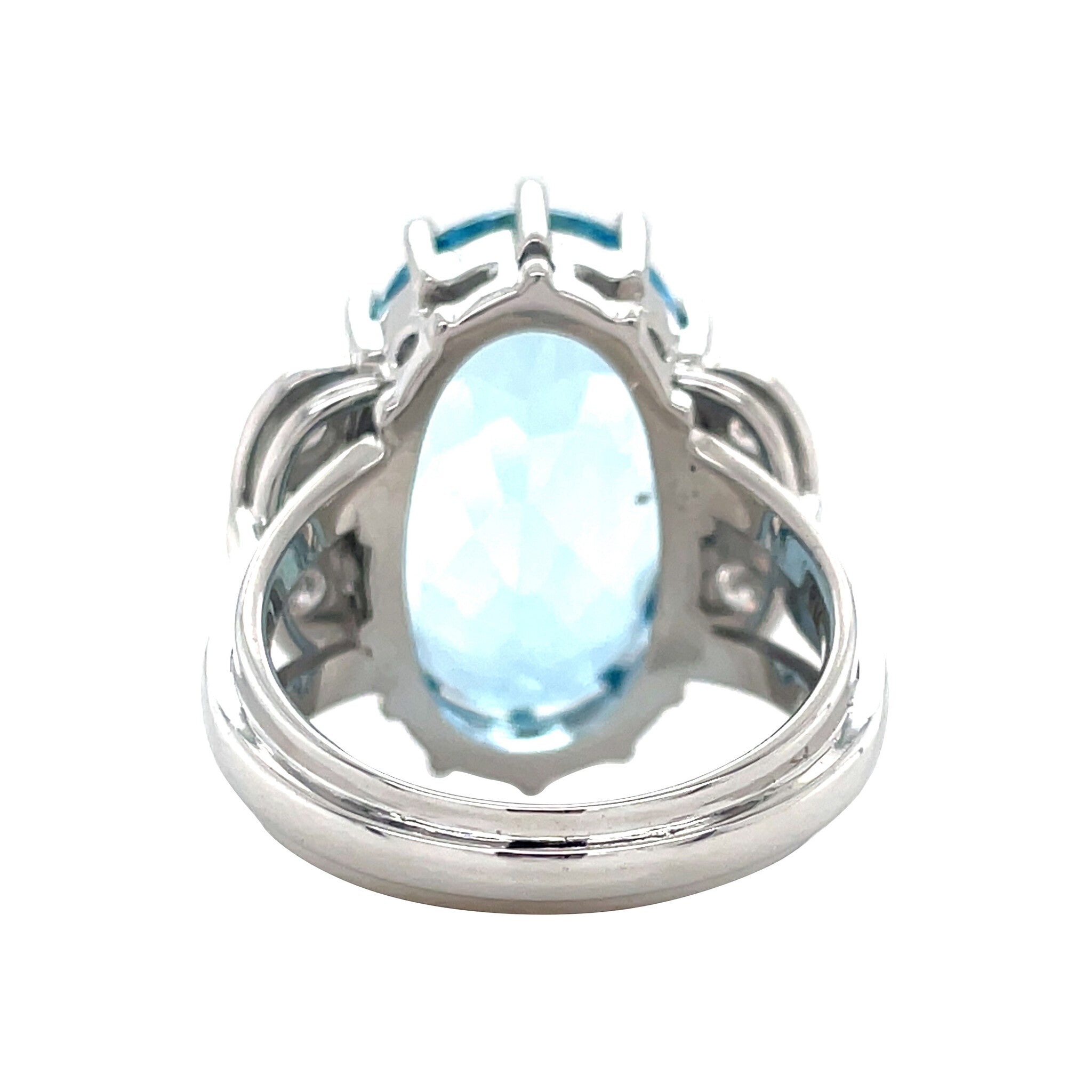 White-gold vintage ring with aquamarine and diamond 14 kt