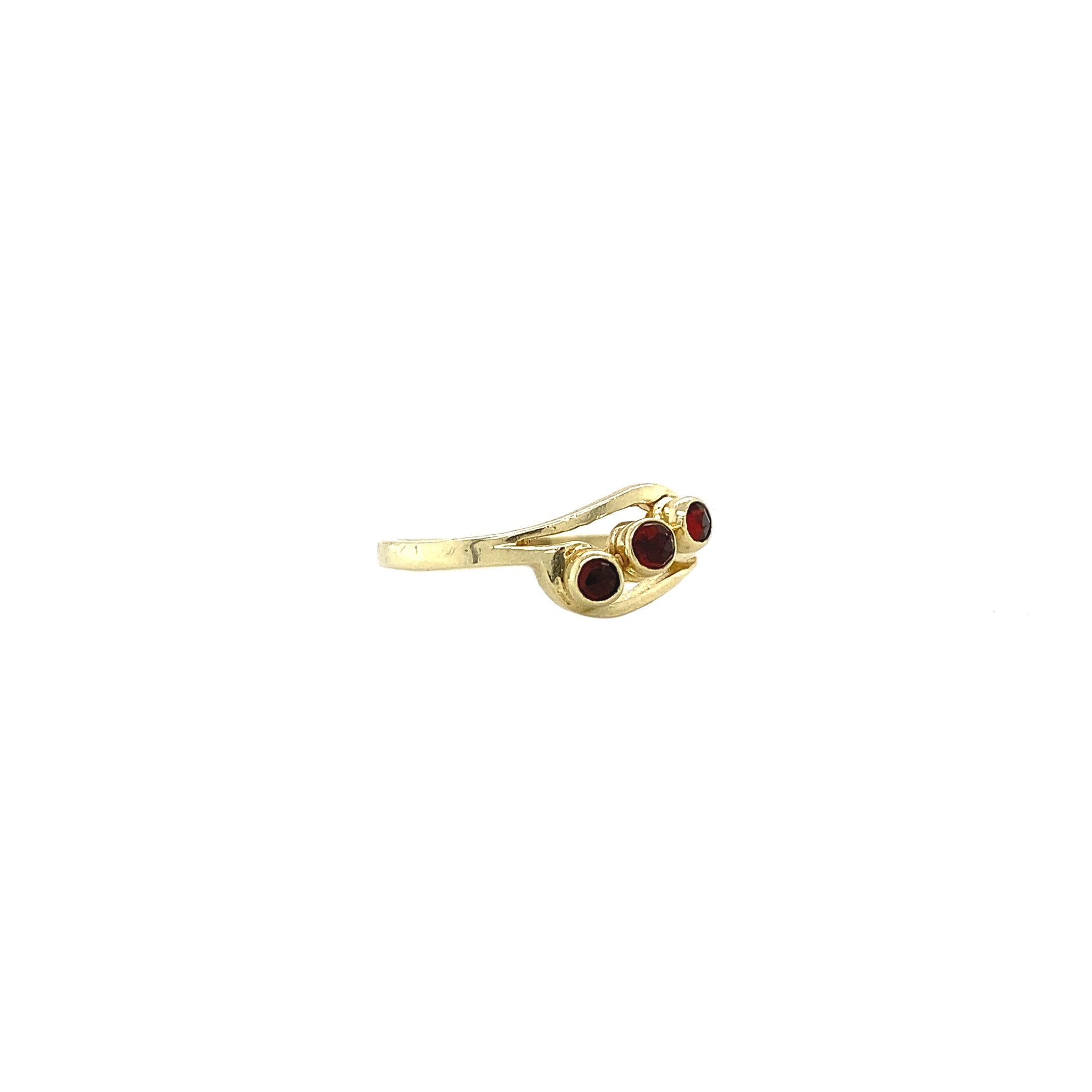 Gold ring with garnet 14 kt