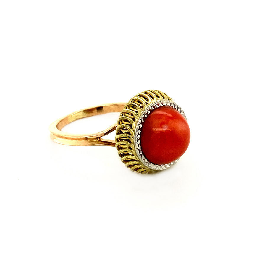 Tricolour gouden ring met bloedkoraal 14 krt