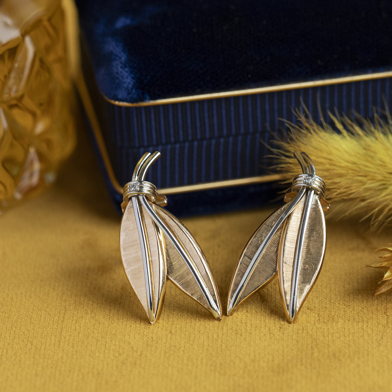 18 kt gold diamond stud earrings