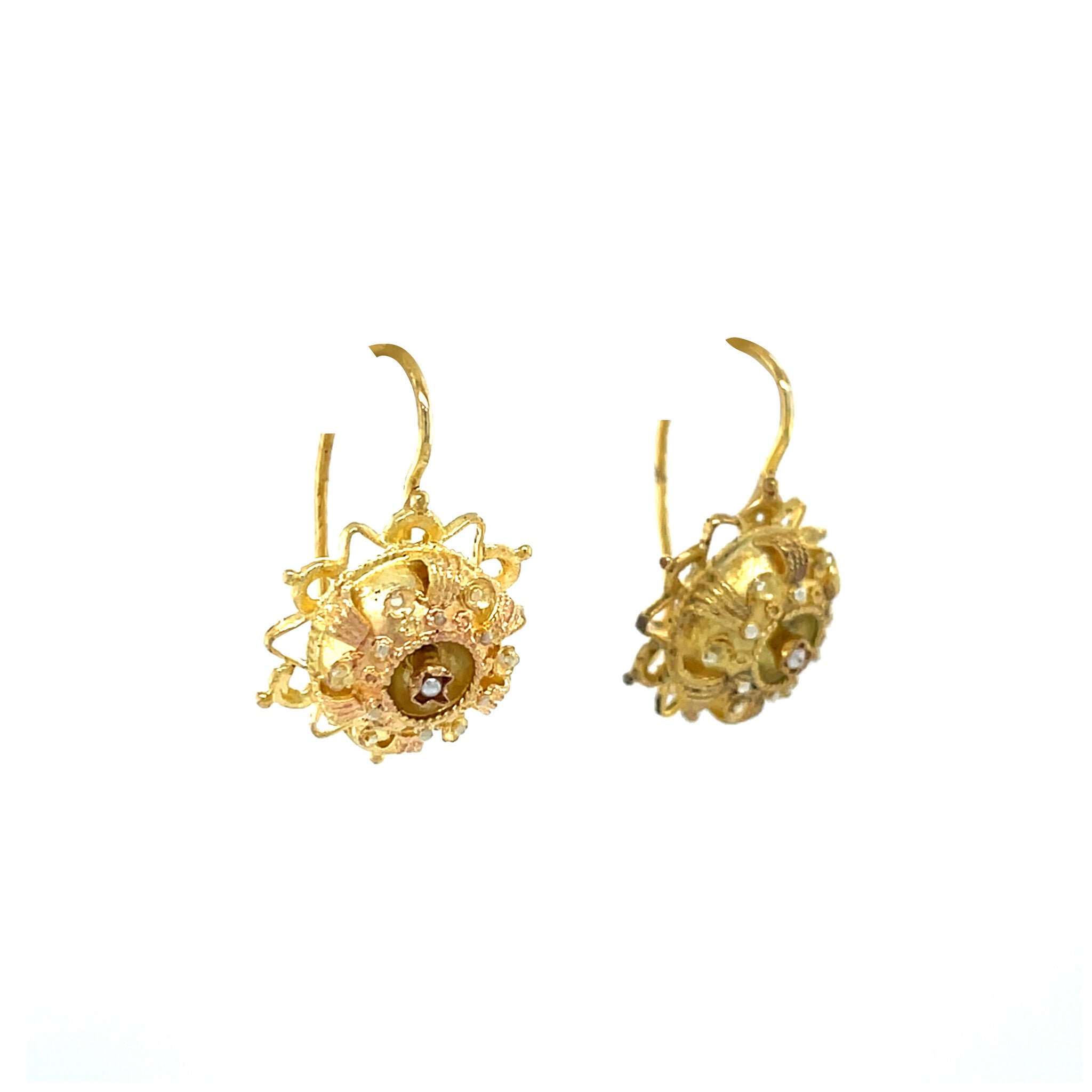 Gouden fantasie oorhangers met parel 14 krt