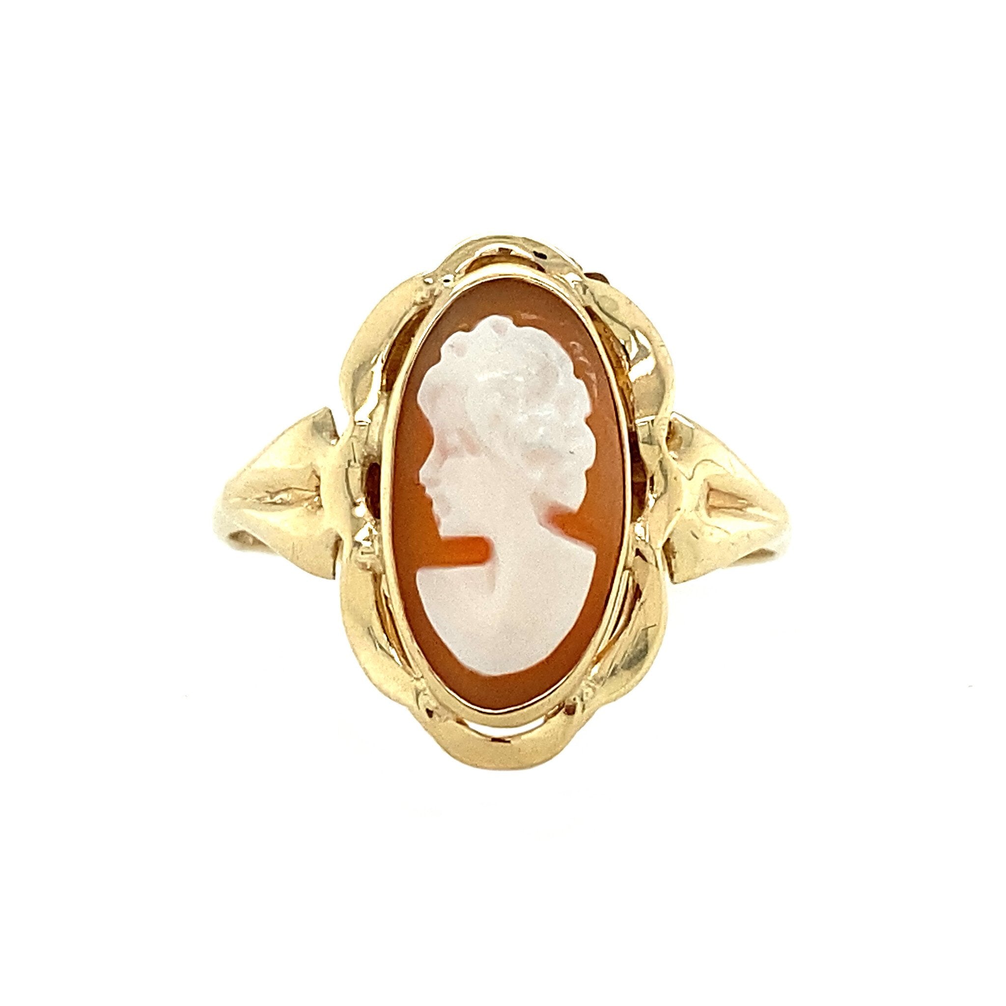 Gold ring with cameo 14 krt