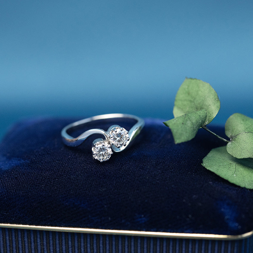 Witgouden slagring met diamant 14 krt