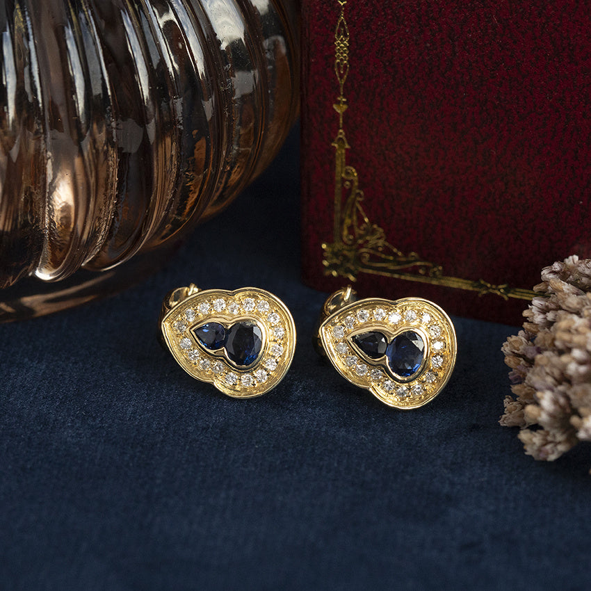 Gouden vintage entourage oorstekers met saffier en diamant 18 kt