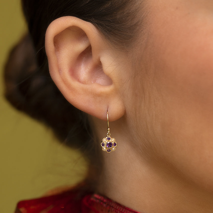 Gouden oorbellen met amethist en parel 14 kt