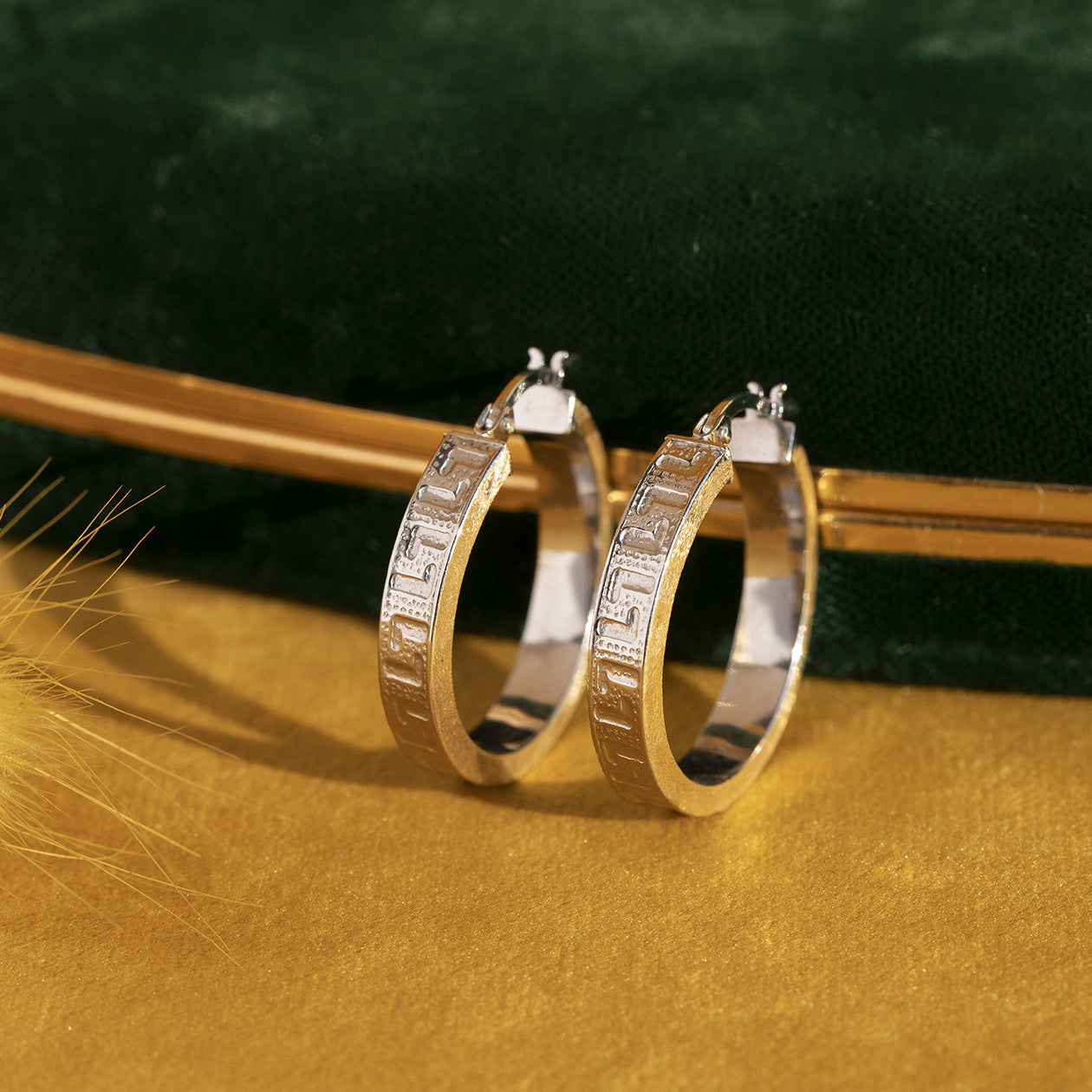 14 kt gold fantasy earrings